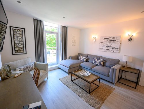 04 Driftwood Apartment