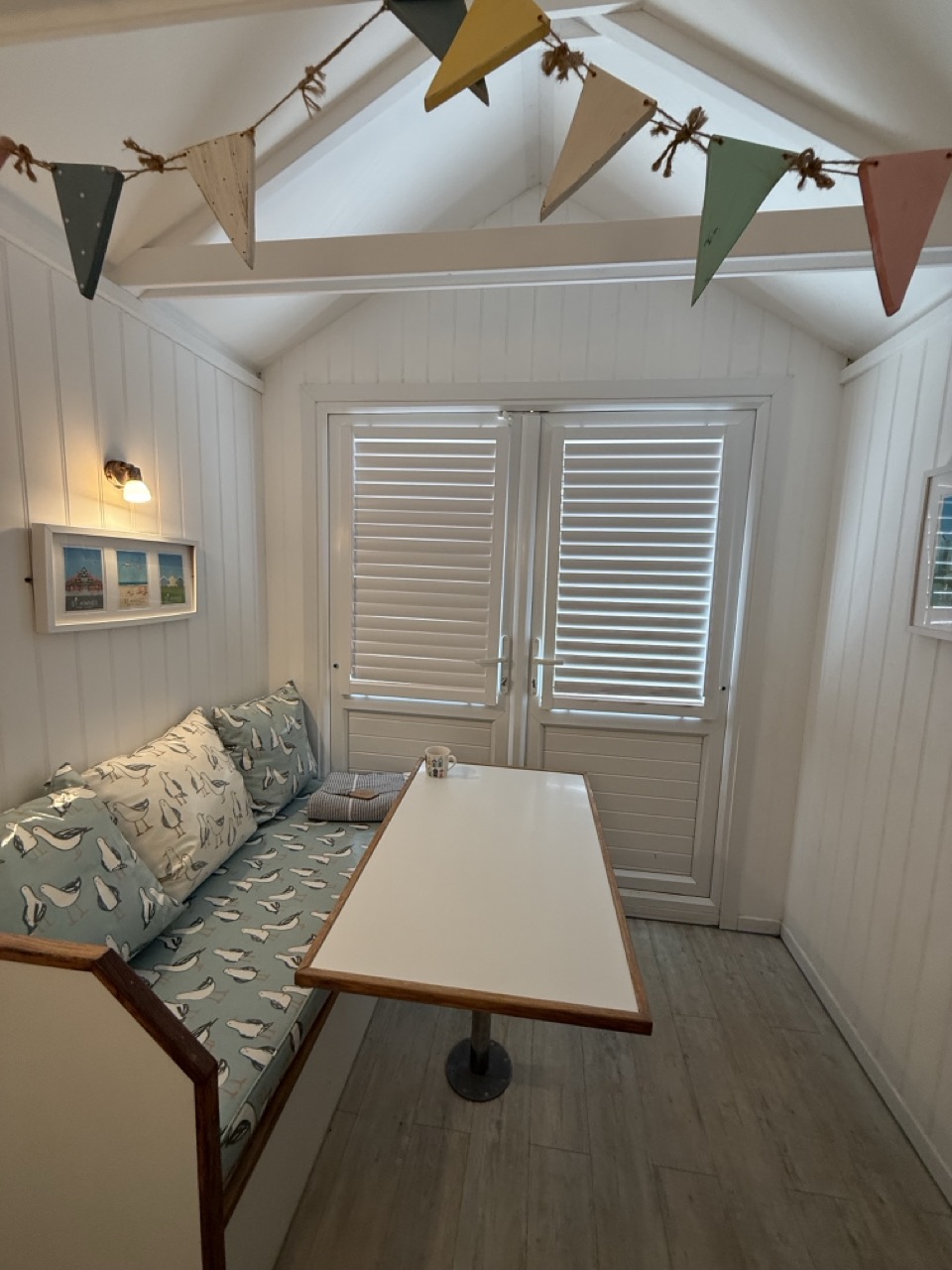 HUT36 - Interior Seating Area