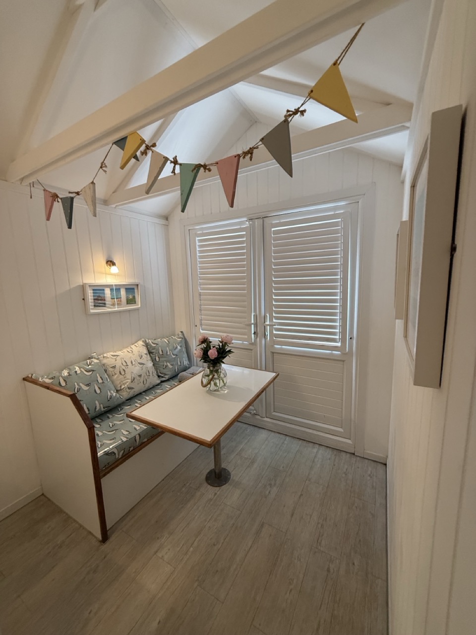 HUT36 - Seating and Cushions
