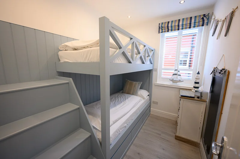Bunk bedroom in Driftwood Apartment