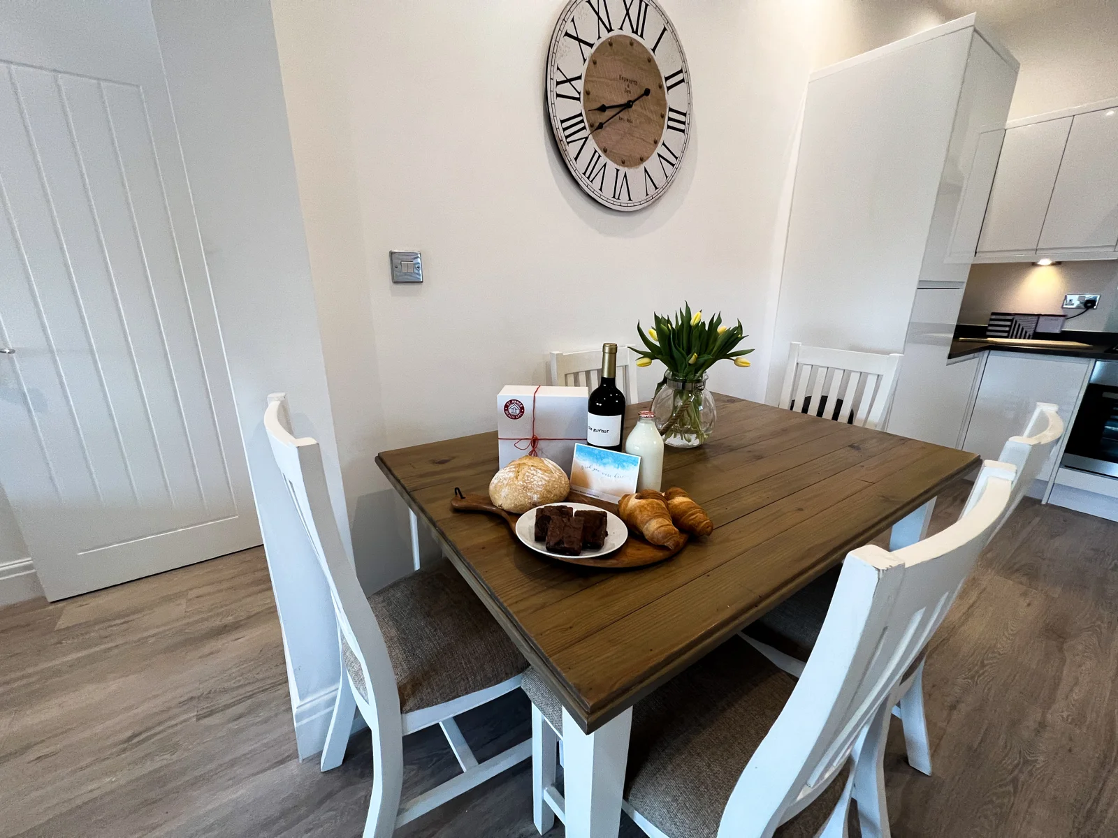 Dining area in Sunrise Apartment
