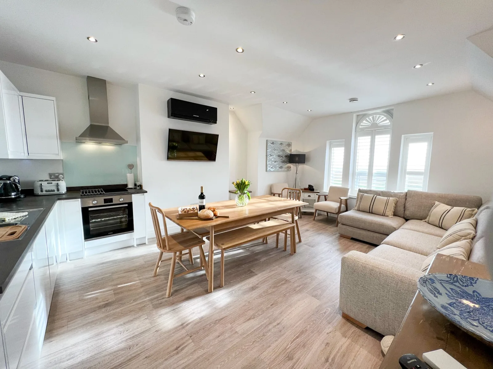 Explore Sandpipers Apartment — Sandpipers Apartment interior
